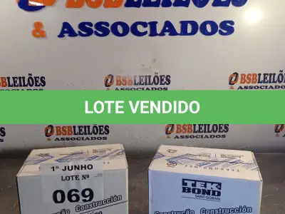 LOTE 069 - 02 CAIXAS COM BISNAGAS DE SILICONE ACÉTICO TRANSPARENTE 50G. (NO ESTADO, LEILÃO NÃO TEM GARANTIA E NEM DEVOLUÇÃO, SUJEITO A POSSÍVEIS AVARIAS VISÍVEIS/OCULTAS E/OU AUSÊNCIA DE COMPONENTES).