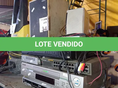 LOTE 342 - 03 APARELHOS DE DVD, 01 VIDEOCASSETE, 01 DVR, 01 SWITCH 24 PORTAS E 01 02 CAIXAS DE SOM MARCAS E MODELOS DIVERSOS. (NO ESTADO, LEILÃO NÃO TEM GARANTIA E NEM DEVOLUÇÃO, SUJEITO A POSSÍVEIS AVARIAS VISÍVEIS/OCULTAS E/OU AUSÊNCIA DE COMPONENTES).