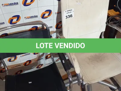 LOTE 336 - 02 CADEIRAS DE ESCRITÓRIO CROMADA SENDO 01 COM BASE GIRATÓRIA. (NO ESTADO, LEILÃO NÃO TEM GARANTIA E NEM DEVOLUÇÃO, SUJEITO A POSSÍVEIS AVARIAS VISÍVEIS/OCULTAS E/OU AUSÊNCIA DE COMPONENTES).