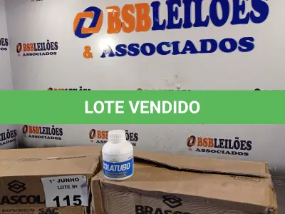 LOTE 115 - 02 CAIXAS COM COLA TUBO ST BRASCOLA 15 FRASCOS CADA. (NO ESTADO, LEILÃO NÃO TEM GARANTIA E NEM DEVOLUÇÃO, SUJEITO A POSSÍVEIS AVARIAS VISÍVEIS/OCULTAS E/OU AUSÊNCIA DE COMPONENTES).