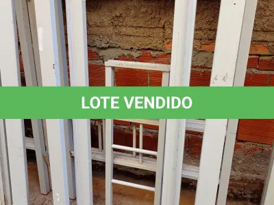 LOTE 384 - 01 CAMA BELICHE EM METAL SEM OS TRADO E COLCHÃO. (NO ESTADO, LEILÃO NÃO TEM GARANTIA E NEM DEVOLUÇÃO, SUJEITO A POSSÍVEIS AVARIAS VISÍVEIS/OCULTAS E/OU AUSÊNCIA DE COMPONENTES).