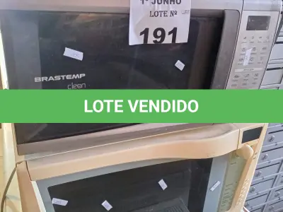 LOTE 191 - 02 MICRO-ONDAS MARCAS E MODELOS DIVERSOS. (NO ESTADO, LEILÃO NÃO TEM GARANTIA E NEM DEVOLUÇÃO, SUJEITO A POSSÍVEIS AVARIAS VISÍVEIS/OCULTAS E/OU AUSÊNCIA DE COMPONENTES).
