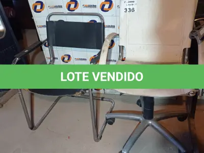 LOTE 336 - 02 CADEIRAS DE ESCRITÓRIO CROMADA SENDO 01 COM BASE GIRATÓRIA. (NO ESTADO, LEILÃO NÃO TEM GARANTIA E NEM DEVOLUÇÃO, SUJEITO A POSSÍVEIS AVARIAS VISÍVEIS/OCULTAS E/OU AUSÊNCIA DE COMPONENTES).
