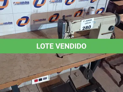 LOTE 280 - 01 MÁQUINA DE COSTURA MARCA LUMAK. (NO ESTADO, LEILÃO NÃO TEM GARANTIA E NEM DEVOLUÇÃO, SUJEITO A POSSÍVEIS AVARIAS VISÍVEIS/OCULTAS E/OU AUSÊNCIA DE COMPONENTES).