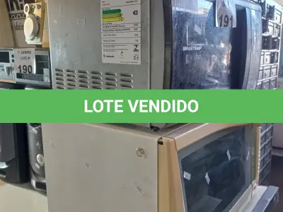 LOTE 191 - 02 MICRO-ONDAS MARCAS E MODELOS DIVERSOS. (NO ESTADO, LEILÃO NÃO TEM GARANTIA E NEM DEVOLUÇÃO, SUJEITO A POSSÍVEIS AVARIAS VISÍVEIS/OCULTAS E/OU AUSÊNCIA DE COMPONENTES).