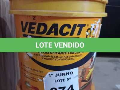 LOTE 074 - 01 BALDE DE VEDALIT, ADITIVO PLASTIFICANTE PARA ARGAMASSAS DE ASSENTAMENTO E REBOCO CONVENCIONAL E 01 BALDE DE ADITIVO IMPERMEABILIZANTE PARA CONCRETOS E ARGAMASSAS 18L. (NO ESTADO, LEILÃO NÃO TEM GARANTIA E NEM DEVOLUÇÃO, SUJEITO A POSSÍVEIS AVARIAS VISÍVEIS/OCULTAS E/OU AUSÊNCIA DE COMPONENTES).