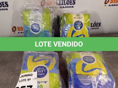 LOTE 257 - 06 PACOTES DE LUVAS DE LÁTEX SILVER SENDO: 04 TAMANHO “G” E 02 TAMANHO “P”. (NO ESTADO, LEILÃO NÃO TEM GARANTIA E NEM DEVOLUÇÃO, SUJEITO A POSSÍVEIS AVARIAS VISÍVEIS/OCULTAS E/OU AUSÊNCIA DE COMPONENTES).
