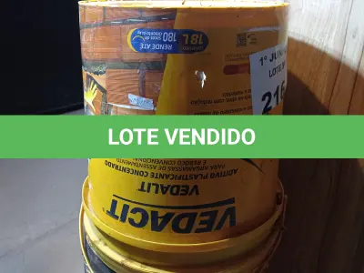 LOTE 216 - 01 BALDE DE VEDACIT BIANCO E 01 BALDE DE VEDALIT. (NO ESTADO, LEILÃO NÃO TEM GARANTIA E NEM DEVOLUÇÃO, SUJEITO A POSSÍVEIS AVARIAS VISÍVEIS/OCULTAS E/OU AUSÊNCIA DE COMPONENTES).
