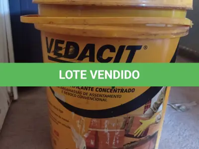LOTE 352 - 01 BALDE DE VEDALIT, ADITIVO PLASTIFICANTE CONCENTRADO PARA ARGAMASSA DE ASSENTAMENTO E REBOCO CONVENCIONAL. (NO ESTADO, LEILÃO NÃO TEM GARANTIA E NEM DEVOLUÇÃO, SUJEITO A POSSÍVEIS AVARIAS VISÍVEIS/OCULTAS E/OU AUSÊNCIA DE COMPONENTES).
