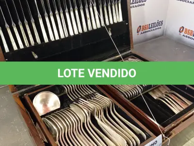 LOTE 091 - 01 FAQUEIRO DE PRATA 90 COM 96 PEÇAS MARCA WOLFE. (NO ESTADO, LEILÃO NÃO TEM GARANTIA E NEM DEVOLUÇÃO, SUJEITO A POSSÍVEIS AVARIAS VISÍVEIS/OCULTAS E/OU AUSÊNCIA DE COMPONENTES).