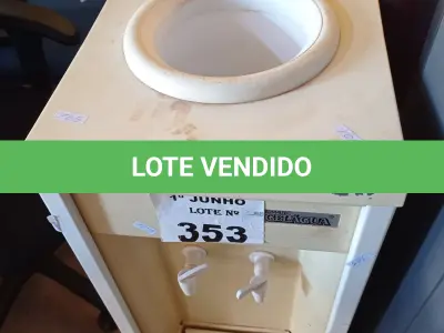 LOTE 353 - 01 BEBEDOURO PARA GARRAFÃO MARCA ESMALTEC 220V. (NO ESTADO, LEILÃO NÃO TEM GARANTIA E NEM DEVOLUÇÃO, SUJEITO A POSSÍVEIS AVARIAS VISÍVEIS/OCULTAS E/OU AUSÊNCIA DE COMPONENTES).