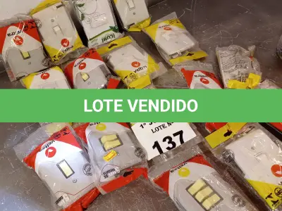 LOTE 137 - 01 LOTE COM VÁRIOS INTERRUPTORES MARCAS E MODELOS DIVERSOS. (NO ESTADO, LEILÃO NÃO TEM GARANTIA E NEM DEVOLUÇÃO, SUJEITO A POSSÍVEIS AVARIAS VISÍVEIS/OCULTAS E/OU AUSÊNCIA DE COMPONENTES).