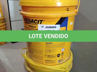 LOTE 164 - 01 BALDE DE MASSA ASFÁLTICA E 01 BALDE DE VEDALIT 18L. (NO ESTADO, LEILÃO NÃO TEM GARANTIA E NEM DEVOLUÇÃO, SUJEITO A POSSÍVEIS AVARIAS VISÍVEIS/OCULTAS E/OU AUSÊNCIA DE COMPONENTES).