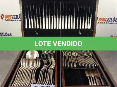 LOTE 091 - 01 FAQUEIRO DE PRATA 90 COM 96 PEÇAS MARCA WOLFE. (NO ESTADO, LEILÃO NÃO TEM GARANTIA E NEM DEVOLUÇÃO, SUJEITO A POSSÍVEIS AVARIAS VISÍVEIS/OCULTAS E/OU AUSÊNCIA DE COMPONENTES).