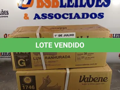 LOTE 173 - 02 CAIXAS COM LUVAS RANHURADA EM LÁTEX TAMANHO “G” COM 36 PACOTES CADA. (NO ESTADO, LEILÃO NÃO TEM GARANTIA E NEM DEVOLUÇÃO, SUJEITO A POSSÍVEIS AVARIAS VISÍVEIS/OCULTAS E/OU AUSÊNCIA DE COMPONENTES).