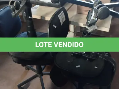 LOTE 381 - 04 CADEIRAS DE ESCRITÓRIO COM BASE GIRATÓRIA. (NO ESTADO, LEILÃO NÃO TEM GARANTIA E NEM DEVOLUÇÃO, SUJEITO A POSSÍVEIS AVARIAS VISÍVEIS/OCULTAS E/OU AUSÊNCIA DE COMPONENTES).