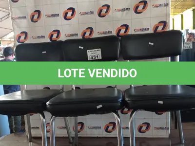 LOTE 431 - 03 CADEIRAS DE ESCRITÓRIO CROMADAS COM BASES FIXAS. (NO ESTADO, LEILÃO NÃO TEM GARANTIA E NEM DEVOLUÇÃO, SUJEITO A POSSÍVEIS AVARIAS VISÍVEIS/OCULTAS E/OU AUSÊNCIA DE COMPONENTES).