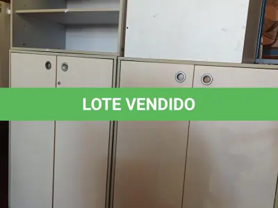 LOTE 295 - 01 LOTE COM VÁRIOS ARMÁRIOS EM MADEIRA MODELOS DIVERSOS.  (NO ESTADO, LEILÃO NÃO TEM GARANTIA E NEM DEVOLUÇÃO, SUJEITO A POSSÍVEIS AVARIAS VISÍVEIS/OCULTAS E/OU AUSÊNCIA DE COMPONENTES).