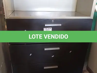 LOTE 396 - 01 ARMÁRIO DE AÇO COM 03 PORTAS. (NO ESTADO, LEILÃO NÃO TEM GARANTIA E NEM DEVOLUÇÃO, SUJEITO A POSSÍVEIS AVARIAS VISÍVEIS/OCULTAS E/OU AUSÊNCIA DE COMPONENTES).