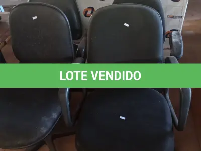 LOTE 429 - 04 CADEIRAS DE ESCRITÓRIO COM BASE GIRATÓRIA. (NO ESTADO, LEILÃO NÃO TEM GARANTIA E NEM DEVOLUÇÃO, SUJEITO A POSSÍVEIS AVARIAS VISÍVEIS/OCULTAS E/OU AUSÊNCIA DE COMPONENTES).