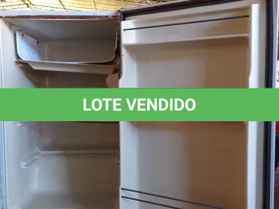 LOTE 133 - 01 FRIGOBAR 220V. (NO ESTADO, LEILÃO NÃO TEM GARANTIA E NEM DEVOLUÇÃO, SUJEITO A POSSÍVEIS AVARIAS VISÍVEIS/OCULTAS E/OU AUSÊNCIA DE COMPONENTES).