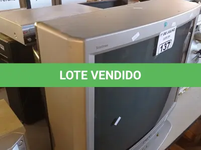 LOTE 137 - 02 TV’S DE TUBO E 01 DVD/VCR MARCA LG. (NO ESTADO, LEILÃO NÃO TEM GARANTIA E NEM DEVOLUÇÃO, SUJEITO A POSSÍVEIS AVARIAS VISÍVEIS/OCULTAS E/OU AUSÊNCIA DE COMPONENTES).