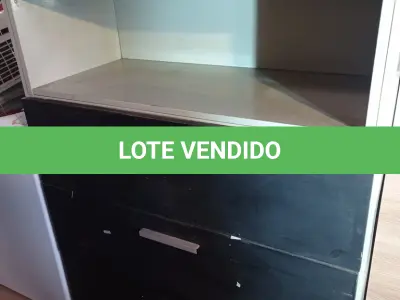 LOTE 233 - 01 ARMÁRIO DE AÇO COM 03 PORTAS. (NO ESTADO, LEILÃO NÃO TEM GARANTIA E NEM DEVOLUÇÃO, SUJEITO A POSSÍVEIS AVARIAS VISÍVEIS/OCULTAS E/OU AUSÊNCIA DE COMPONENTES).