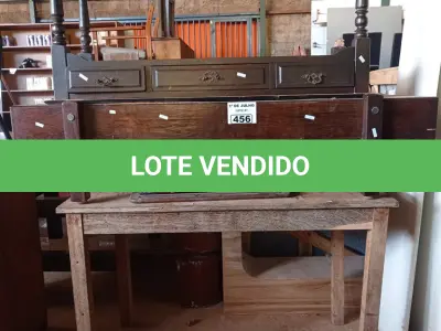 LOTE 456 - 03 MESAS EM MADEIRA MODELOS DIVERSOS COM AVARIAS. (NO ESTADO, LEILÃO NÃO TEM GARANTIA E NEM DEVOLUÇÃO, SUJEITO A POSSÍVEIS AVARIAS VISÍVEIS/OCULTAS E/OU AUSÊNCIA DE COMPONENTES).
