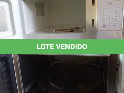 LOTE 272 - 02 MICRO-ONDAS MARCAS E MODELOS DIVERSOS. (NO ESTADO, LEILÃO NÃO TEM GARANTIA E NEM DEVOLUÇÃO, SUJEITO A POSSÍVEIS AVARIAS VISÍVEIS/OCULTAS E/OU AUSÊNCIA DE COMPONENTES).