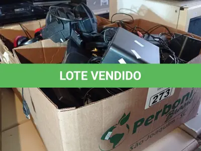 LOTE 273 - 01 LOTE COM VÁRIOS FONES DE OUVIDO E CAIXINHAS DE SOM PARA PC MARCAS E MODELOS DIVERSOS. (NO ESTADO, LEILÃO NÃO TEM GARANTIA E NEM DEVOLUÇÃO, SUJEITO A POSSÍVEIS AVARIAS VISÍVEIS/OCULTAS E/OU AUSÊNCIA DE COMPONENTES).