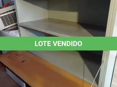LOTE 233 - 01 ARMÁRIO DE AÇO COM 03 PORTAS. (NO ESTADO, LEILÃO NÃO TEM GARANTIA E NEM DEVOLUÇÃO, SUJEITO A POSSÍVEIS AVARIAS VISÍVEIS/OCULTAS E/OU AUSÊNCIA DE COMPONENTES).