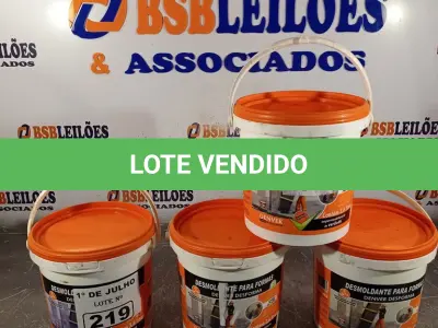 LOTE 219 - 04 GALÕES DE DESMOLDANTE PARA FORMAS 3,6L. (NO ESTADO, LEILÃO NÃO TEM GARANTIA E NEM DEVOLUÇÃO, SUJEITO A POSSÍVEIS AVARIAS VISÍVEIS/OCULTAS E/OU AUSÊNCIA DE COMPONENTES).
