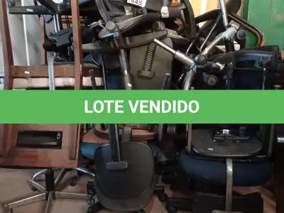 LOTE 445 - 01 LOTE COM GRANDE QUANTIDADE DE CADEIRAS DE ESCRITÓRIO PARA RETIRADA DE PEÇAS. (NO ESTADO, LEILÃO NÃO TEM GARANTIA E NEM DEVOLUÇÃO, SUJEITO A POSSÍVEIS AVARIAS VISÍVEIS/OCULTAS E/OU AUSÊNCIA DE COMPONENTES).