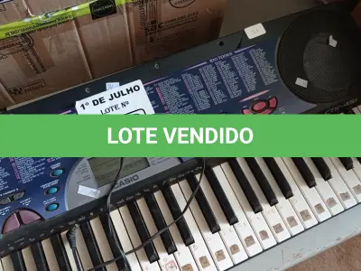 LOTE 313 - 01 TECLADO MARCA CASSIO MODELO CTK-451. (NO ESTADO, LEILÃO NÃO TEM GARANTIA E NEM DEVOLUÇÃO, SUJEITO A POSSÍVEIS AVARIAS VISÍVEIS/OCULTAS E/OU AUSÊNCIA DE COMPONENTES).
