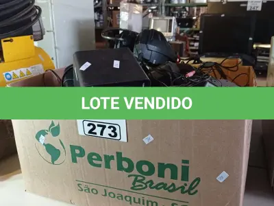 LOTE 273 - 01 LOTE COM VÁRIOS FONES DE OUVIDO E CAIXINHAS DE SOM PARA PC MARCAS E MODELOS DIVERSOS. (NO ESTADO, LEILÃO NÃO TEM GARANTIA E NEM DEVOLUÇÃO, SUJEITO A POSSÍVEIS AVARIAS VISÍVEIS/OCULTAS E/OU AUSÊNCIA DE COMPONENTES).