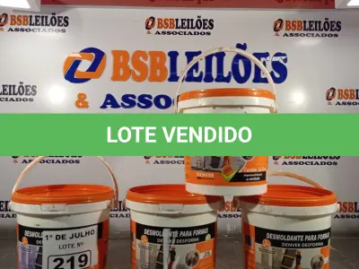 LOTE 219 - 04 GALÕES DE DESMOLDANTE PARA FORMAS 3,6L. (NO ESTADO, LEILÃO NÃO TEM GARANTIA E NEM DEVOLUÇÃO, SUJEITO A POSSÍVEIS AVARIAS VISÍVEIS/OCULTAS E/OU AUSÊNCIA DE COMPONENTES).