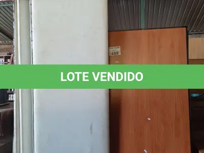 LOTE 455 - 01 LOTE COM VÁRIOS BIOMBOS. (NO ESTADO, LEILÃO NÃO TEM GARANTIA E NEM DEVOLUÇÃO, SUJEITO A POSSÍVEIS AVARIAS VISÍVEIS/OCULTAS E/OU AUSÊNCIA DE COMPONENTES).