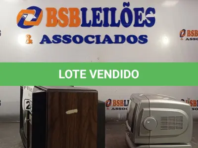 LOTE 245 - 01 MONITOR ANTIGO E 01 TV/RADIO 12V. (NO ESTADO, LEILÃO NÃO TEM GARANTIA E NEM DEVOLUÇÃO, SUJEITO A POSSÍVEIS AVARIAS VISÍVEIS/OCULTAS E/OU AUSÊNCIA DE COMPONENTES).