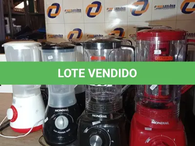 LOTE 236 - 11 LIQUIDIFICADORES MARCAS E MODELOS DIVERSOS PARA RETIRADA DE PEÇAS. (NO ESTADO, LEILÃO NÃO TEM GARANTIA E NEM DEVOLUÇÃO, SUJEITO A POSSÍVEIS AVARIAS VISÍVEIS/OCULTAS E/OU AUSÊNCIA DE COMPONENTES).