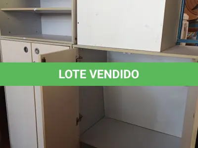 LOTE 295 - 01 LOTE COM VÁRIOS ARMÁRIOS EM MADEIRA MODELOS DIVERSOS.  (NO ESTADO, LEILÃO NÃO TEM GARANTIA E NEM DEVOLUÇÃO, SUJEITO A POSSÍVEIS AVARIAS VISÍVEIS/OCULTAS E/OU AUSÊNCIA DE COMPONENTES).