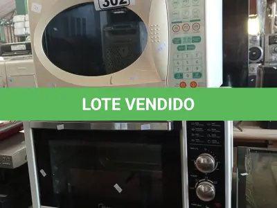 LOTE 302 - 01 FORNO ELÉTRICO E 01 MICRO-ONDAS INCOMPLETOS. (NO ESTADO, LEILÃO NÃO TEM GARANTIA E NEM DEVOLUÇÃO, SUJEITO A POSSÍVEIS AVARIAS VISÍVEIS/OCULTAS E/OU AUSÊNCIA DE COMPONENTES).