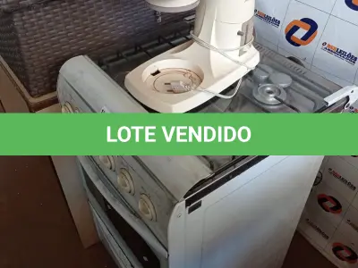 LOTE 254 - 01 FOGÃO A GÁS 04 BOCAS E 01 BATEDEIRA INCOMPLETOS. (NO ESTADO, LEILÃO NÃO TEM GARANTIA E NEM DEVOLUÇÃO, SUJEITO A POSSÍVEIS AVARIAS VISÍVEIS/OCULTAS E/OU AUSÊNCIA DE COMPONENTES).