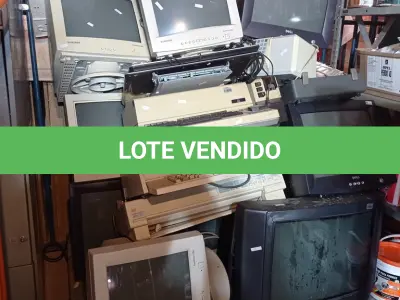 LOTE 220 - 01 LOTE COM VÁRIOS MONITORES DE TUBO MARCAS E MODELOS DIVERSOS. (NO ESTADO, LEILÃO NÃO TEM GARANTIA E NEM DEVOLUÇÃO, SUJEITO A POSSÍVEIS AVARIAS VISÍVEIS/OCULTAS E/OU AUSÊNCIA DE COMPONENTES).