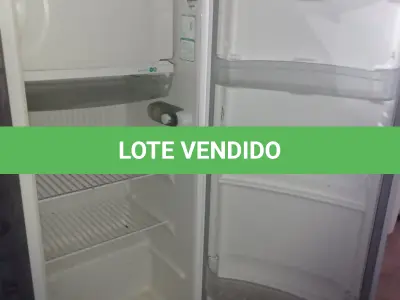 LOTE 440 - 01 GELADEIRA MARCA CÔNSUL 220V. (NO ESTADO, LEILÃO NÃO TEM GARANTIA E NEM DEVOLUÇÃO, SUJEITO A POSSÍVEIS AVARIAS VISÍVEIS/OCULTAS E/OU AUSÊNCIA DE COMPONENTES).