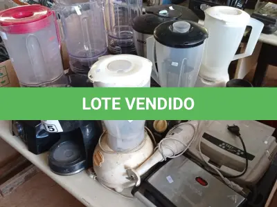 LOTE 315 - 06 LIQUIDIFICADORES, 03 CAFETEIRAS, 02 SANDUICHEIRAS, 01 MIXER E 02 BASES DE PROCESSADOR MARCAS E MODELOS DIVERSOS COM AVARIAS. (NO ESTADO, LEILÃO NÃO TEM GARANTIA E NEM DEVOLUÇÃO, SUJEITO A POSSÍVEIS AVARIAS VISÍVEIS/OCULTAS E/OU AUSÊNCIA DE COMPONENTES).