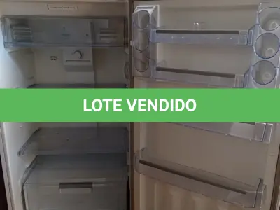 LOTE 320 - 01 GELADEIRA MARCA CONTINENTAL 220V. (NO ESTADO, LEILÃO NÃO TEM GARANTIA E NEM DEVOLUÇÃO, SUJEITO A POSSÍVEIS AVARIAS VISÍVEIS/OCULTAS E/OU AUSÊNCIA DE COMPONENTES).