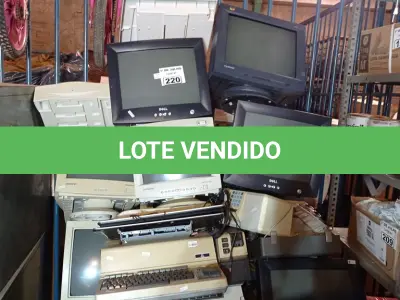 LOTE 220 - 01 LOTE COM VÁRIOS MONITORES DE TUBO MARCAS E MODELOS DIVERSOS. (NO ESTADO, LEILÃO NÃO TEM GARANTIA E NEM DEVOLUÇÃO, SUJEITO A POSSÍVEIS AVARIAS VISÍVEIS/OCULTAS E/OU AUSÊNCIA DE COMPONENTES).