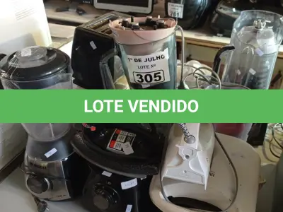 LOTE 305 - 01 LOTE COM UTENSÍLIOS DIVERSOS. (NO ESTADO, LEILÃO NÃO TEM GARANTIA E NEM DEVOLUÇÃO, SUJEITO A POSSÍVEIS AVARIAS VISÍVEIS/OCULTAS E/OU AUSÊNCIA DE COMPONENTES).