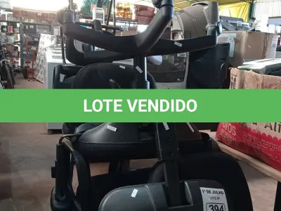 LOTE 394 - 03 CADEIRAS DE ESCRITÓRIO COM BASE GIRATÓRIA. (NO ESTADO, LEILÃO NÃO TEM GARANTIA E NEM DEVOLUÇÃO, SUJEITO A POSSÍVEIS AVARIAS VISÍVEIS/OCULTAS E/OU AUSÊNCIA DE COMPONENTES).