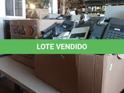 LOTE 326 - 01 LOTE COM GRANDE QUANTIDADE DE APARELHOS DE TELEFONE MARCAS E MODELOS DIVERSOS. (NO ESTADO, LEILÃO NÃO TEM GARANTIA E NEM DEVOLUÇÃO, SUJEITO A POSSÍVEIS AVARIAS VISÍVEIS/OCULTAS E/OU AUSÊNCIA DE COMPONENTES).